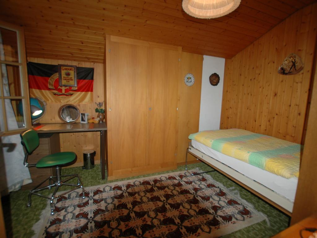 Pristine Home In A Charming Village Large Grassy Sunbathing Area View Of The M Nch And Jungfrau Wilderswil Exterior foto